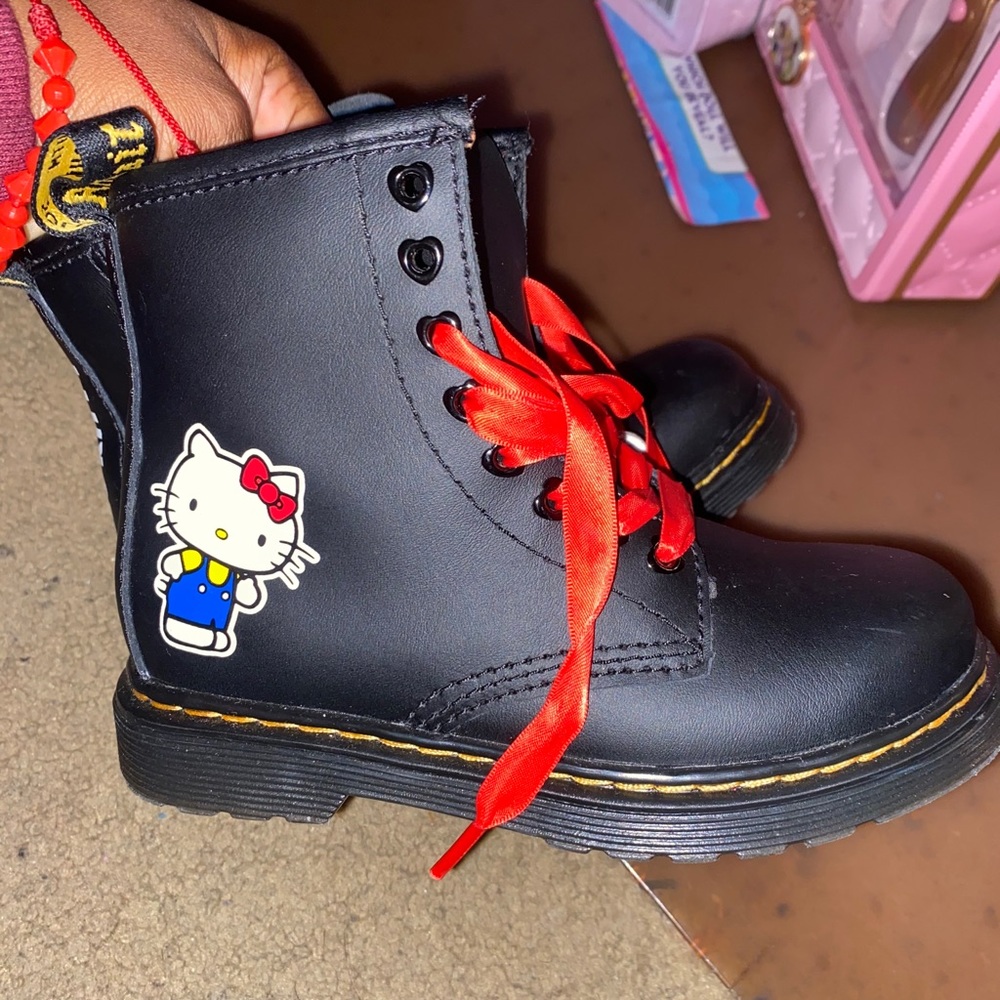 Hello kitty Dr Martens